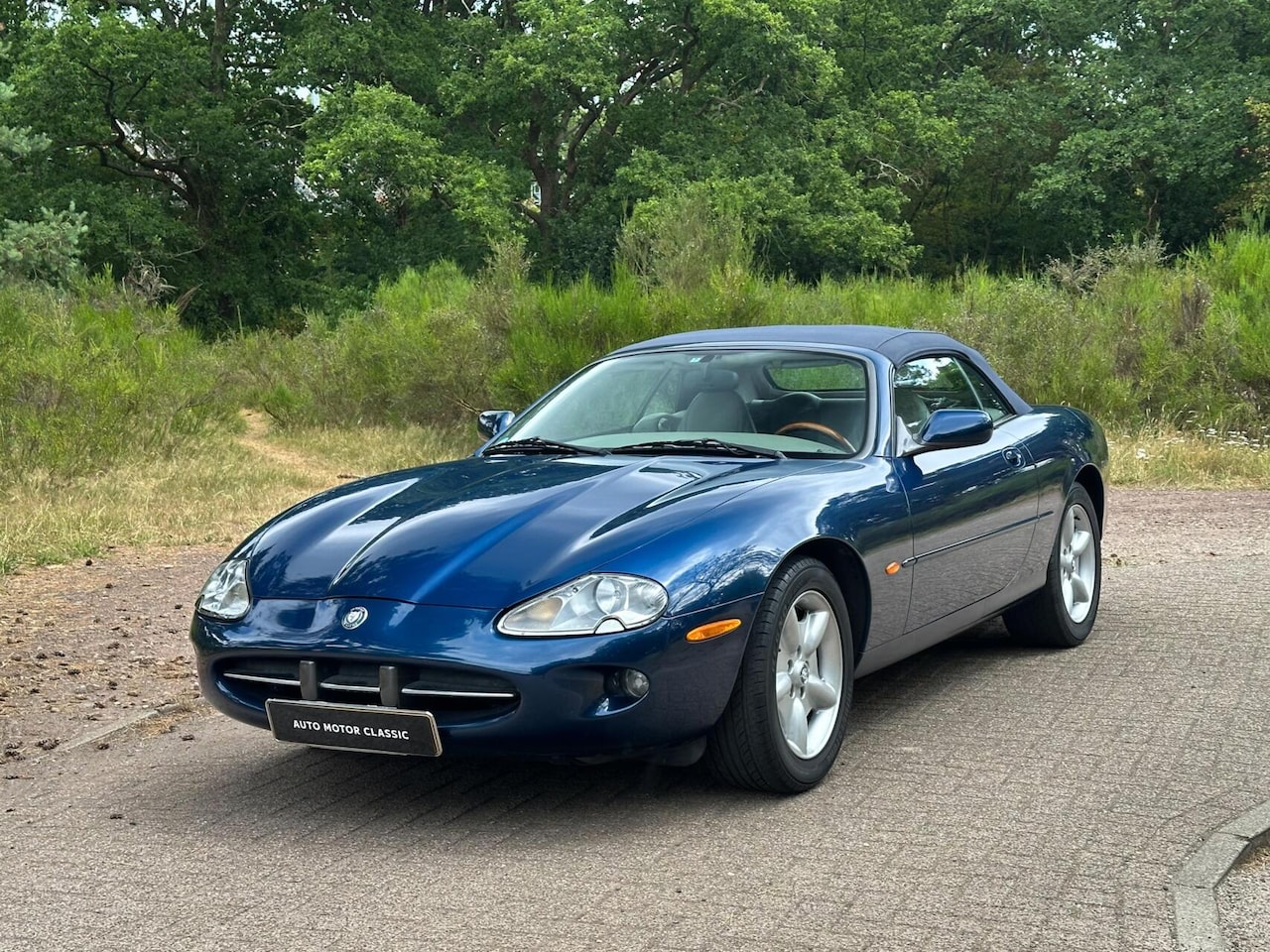 Jaguar XK8 - 4.0 V8 Convertible | Sapphire Blue | Youngtimer - AutoWereld.nl