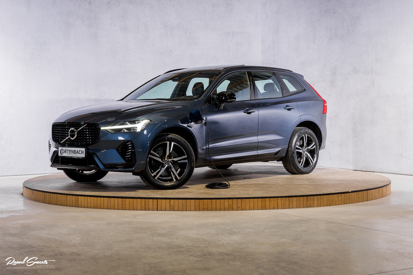 Volvo XC60 - 2.0 T6 Plug-in hybrid AWD R-Design | Panorama dak | Memory | Cruise control | - AutoWereld.nl
