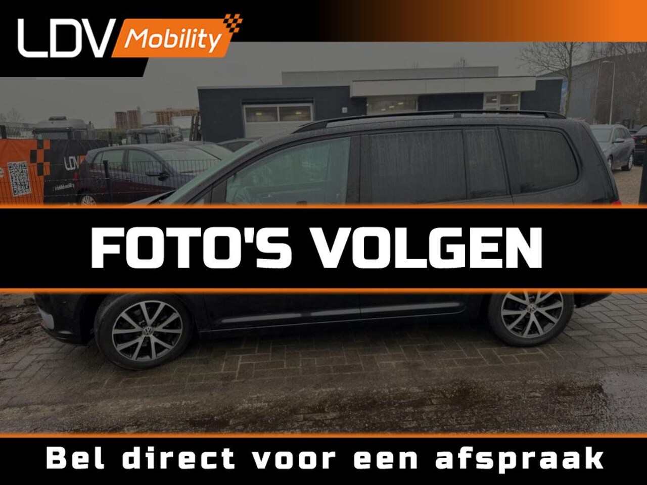 Volkswagen Touran - COMFORTLINE / 7-Persoons / Panorama dak / Auto fileparkeren / Stoelverwarming - AutoWereld.nl