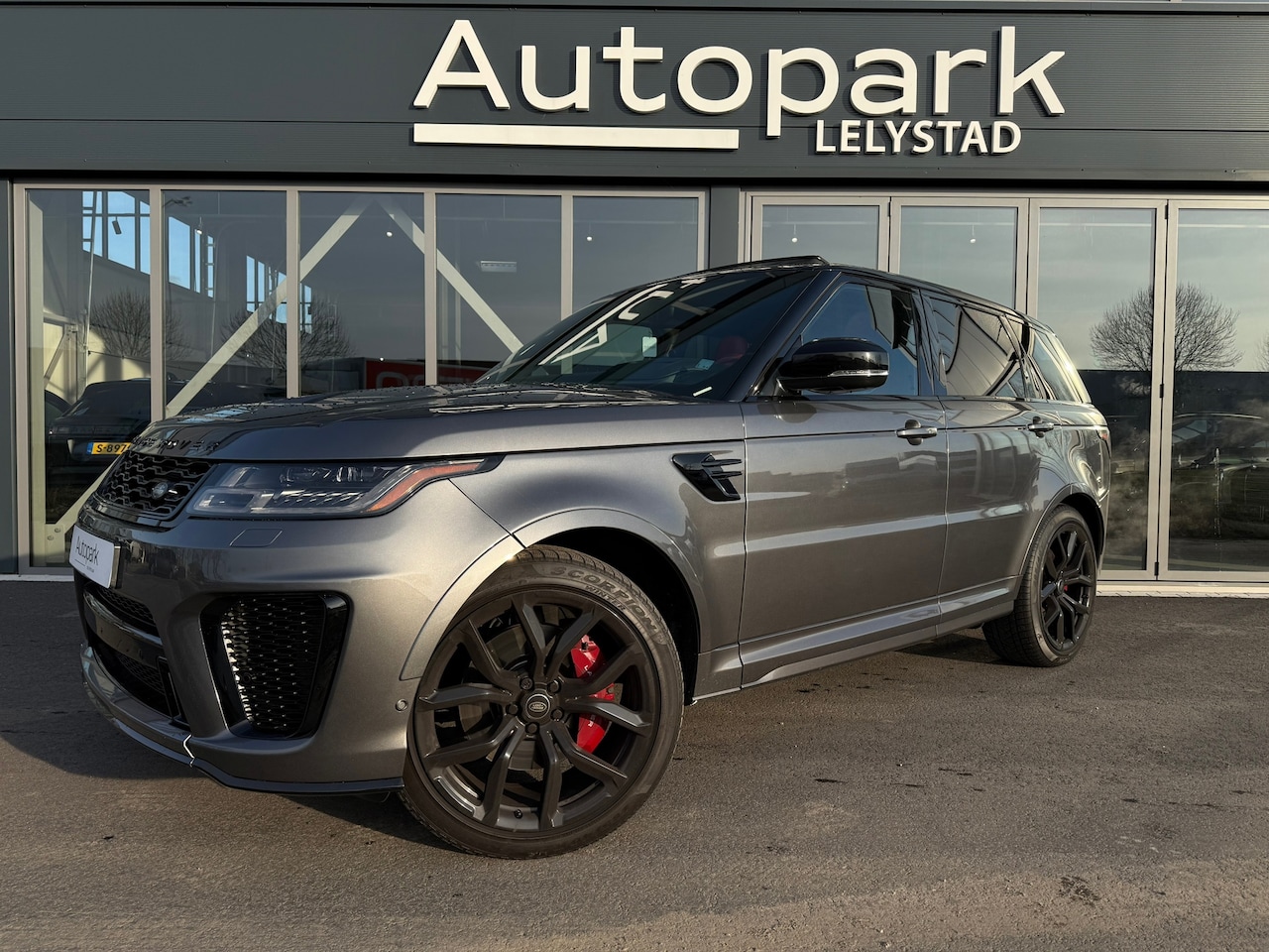 Land Rover Range Rover Sport - 5.0 V8 576pk SC SVR Carbon-edit - AutoWereld.nl