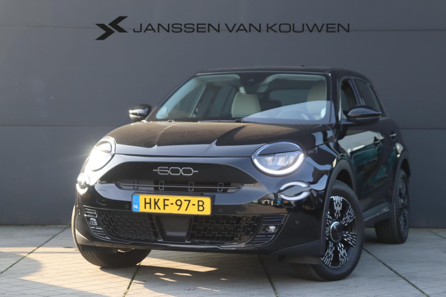 Fiat 600e - Urban 54 kWh Voorraad Voordeel / Direct leverbaar - AutoWereld.nl