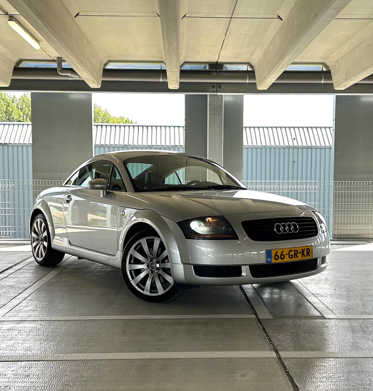 Audi TT - 1.8 5V Turbo Xenon | Leder | Dealeronderhouden - AutoWereld.nl