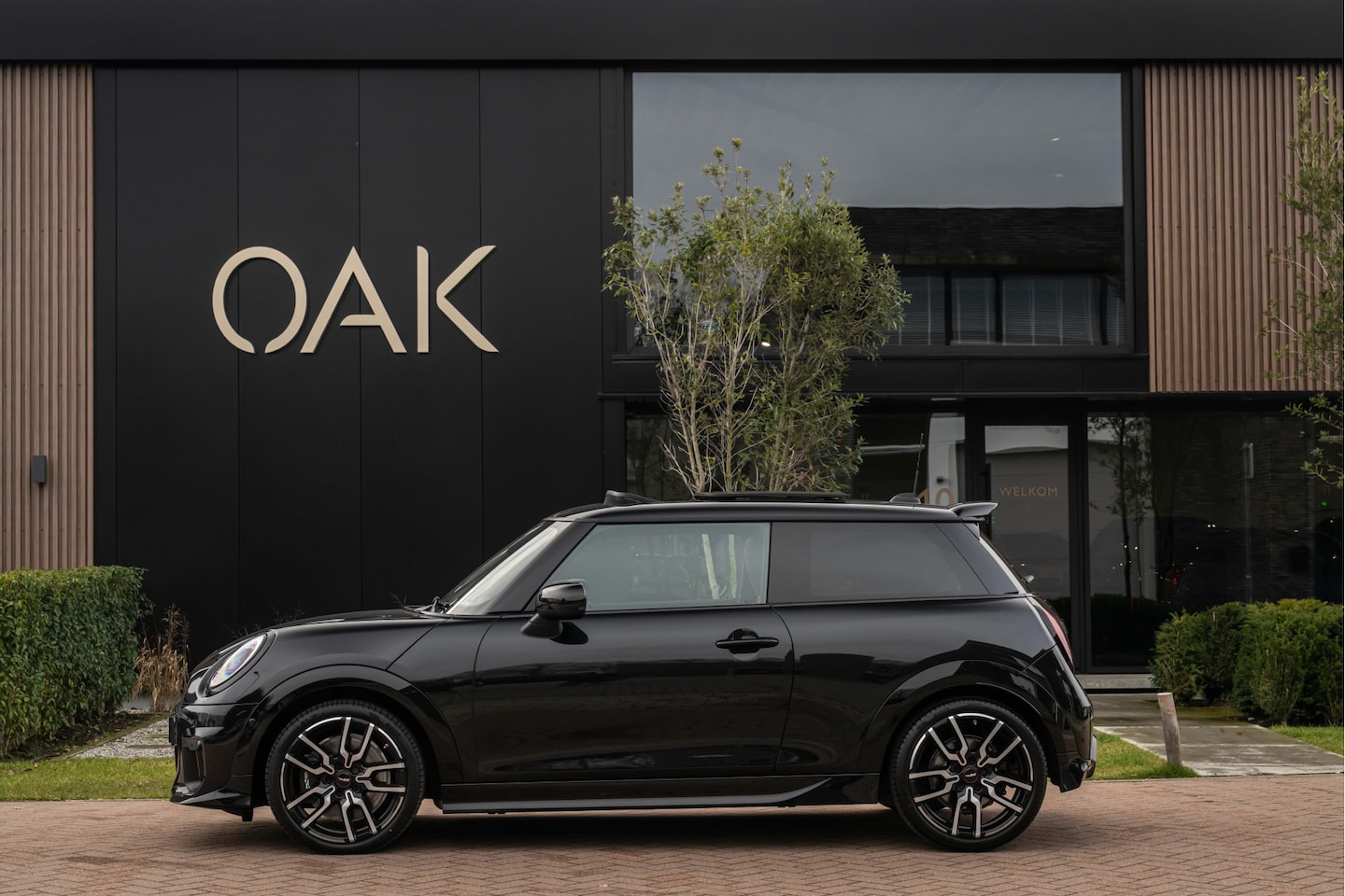 MINI Cooper - Mini 1.5 C John Cooper Works M | Panorama | Leder | Head-Up | Camera | 18"LM | Midnight Bl - AutoWereld.nl