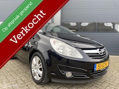 Opel Corsa - 1.4-16V Executive UItvoering / Glazen Schuifdak