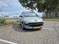 Peugeot 1007 - 1.6-16V Gentry