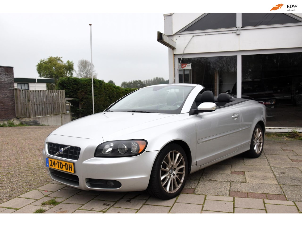 Volvo C70 Convertible - 2.4i Momentum 2.4i Momentum - AutoWereld.nl