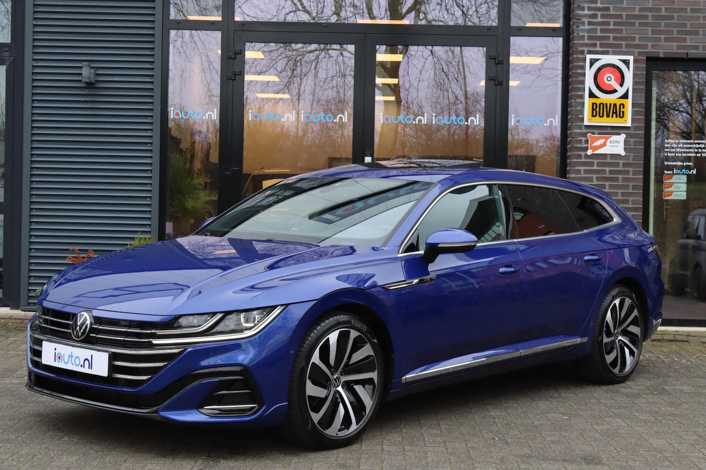 Volkswagen Arteon Shooting Brake - 1.4 TSI eHybrid R-Line Pano/IQ.Light/360/Navi Pro/Head-up/Keyless/Elek. lederen R Sportsto - AutoWereld.nl