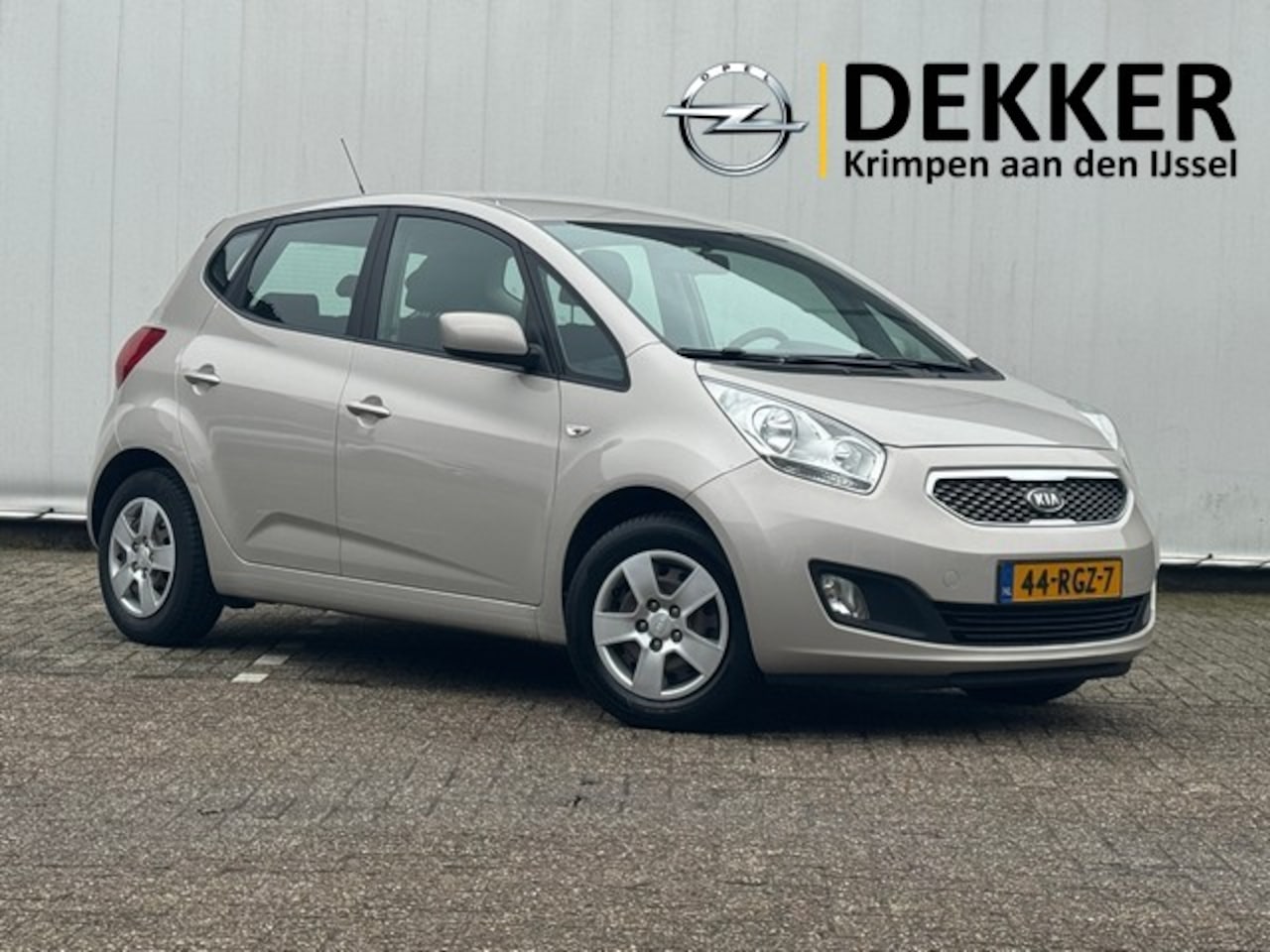 Kia Venga - 1.6 CVVT X-tra met Airco, Trekhaak, Cruise Controle, 1e Eigenaar! - AutoWereld.nl