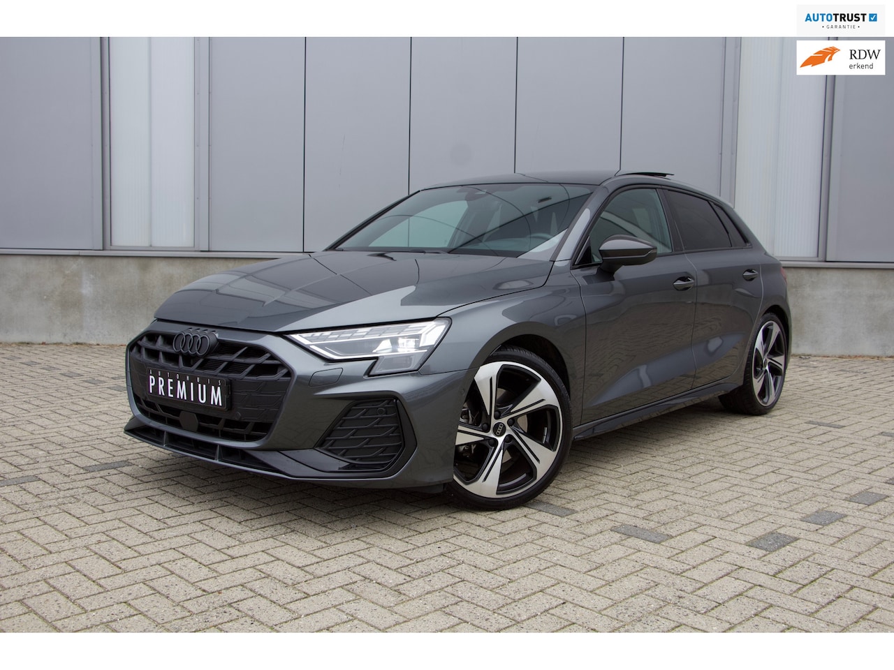 Audi A3 Sportback - 1.5 35 TFSI SPORTBACK S-LINE PANO H-UP SONOS - AutoWereld.nl