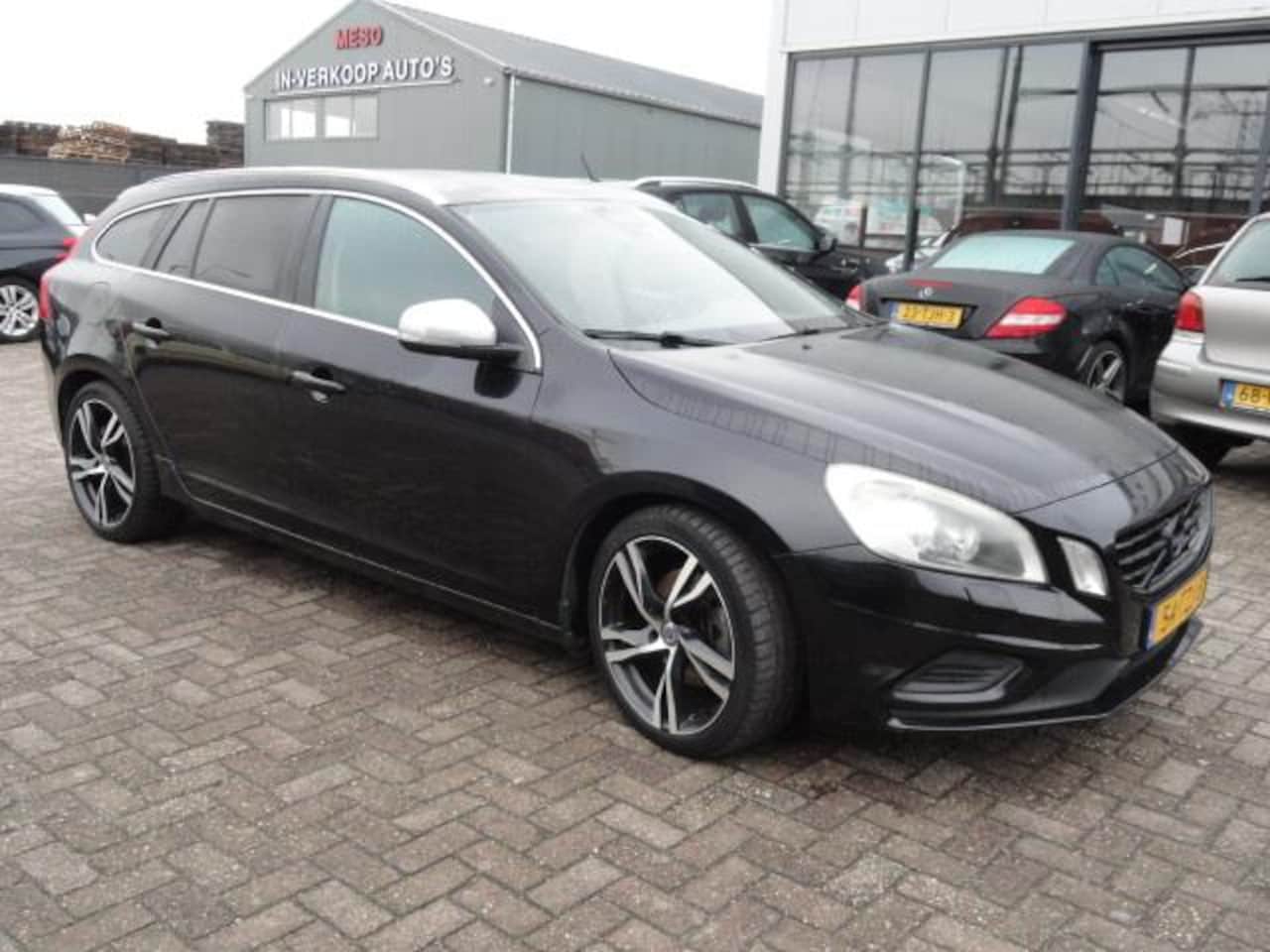 Volvo V60 - 1.6 T3 R-Design Full Option FOR EXPORT - AutoWereld.nl