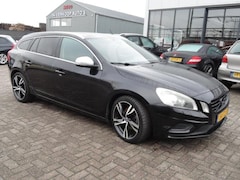 Volvo V60 - 1.6 T3 R-Design Full Option FOR EXPORT