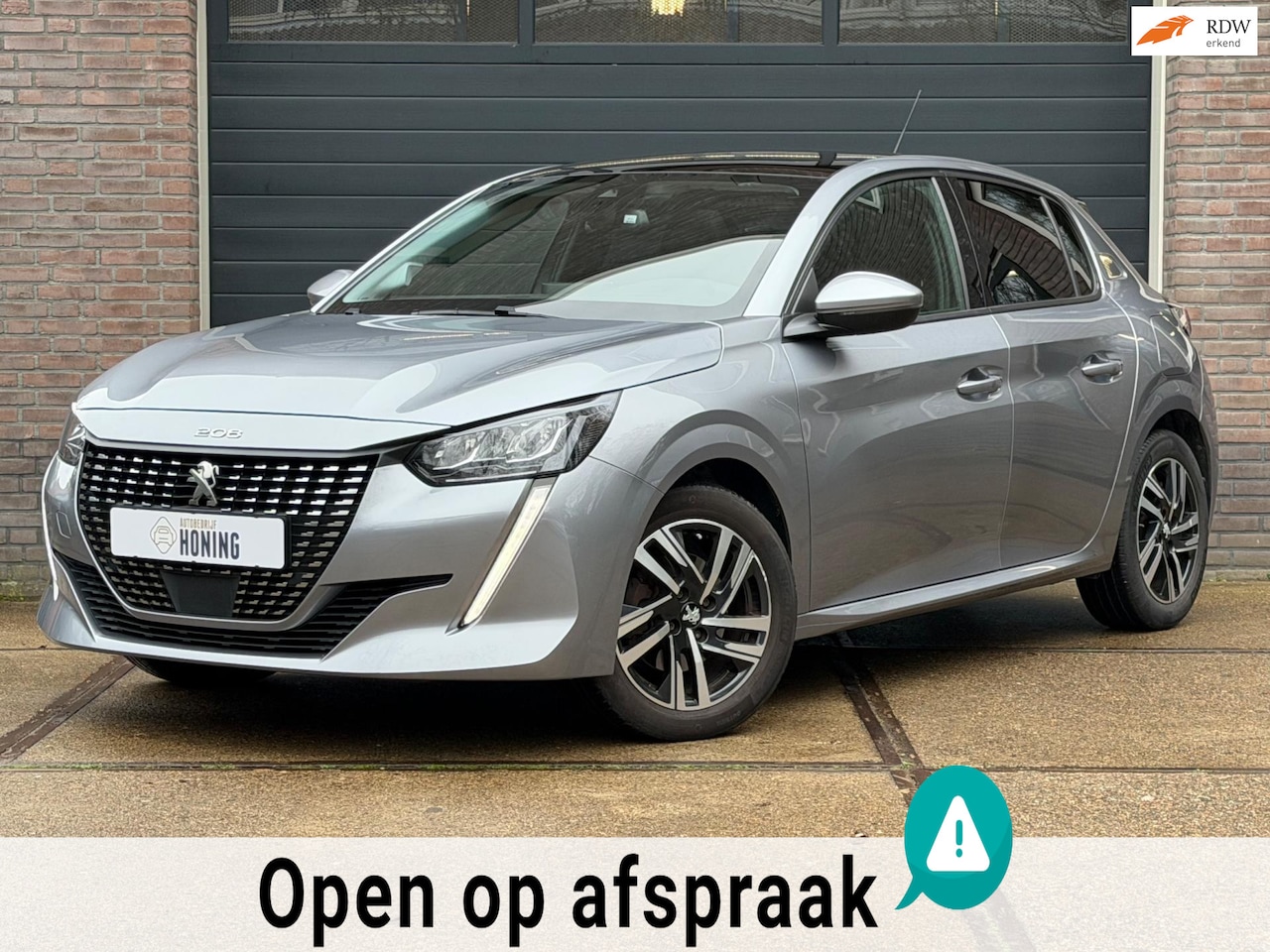 Peugeot 208 - Allure Pack 100pk | Panoramadak | ACC | 3D dashboard | Stoelverwarming - AutoWereld.nl