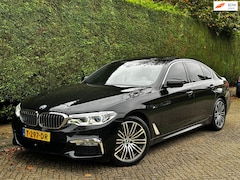 BMW 5-serie - 540i xDrive High Executive /SCHUIFDAK/CAMERA/ZEER NETJES/