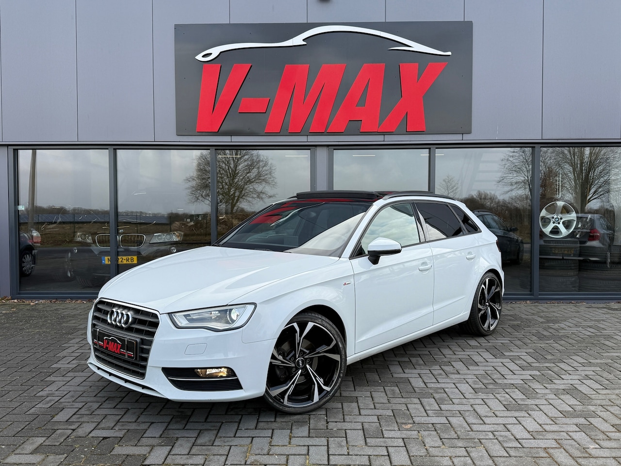 Audi A3 Sportback - 1.4 TFSI S-Line Navi Panorama LED Stoelvw - AutoWereld.nl