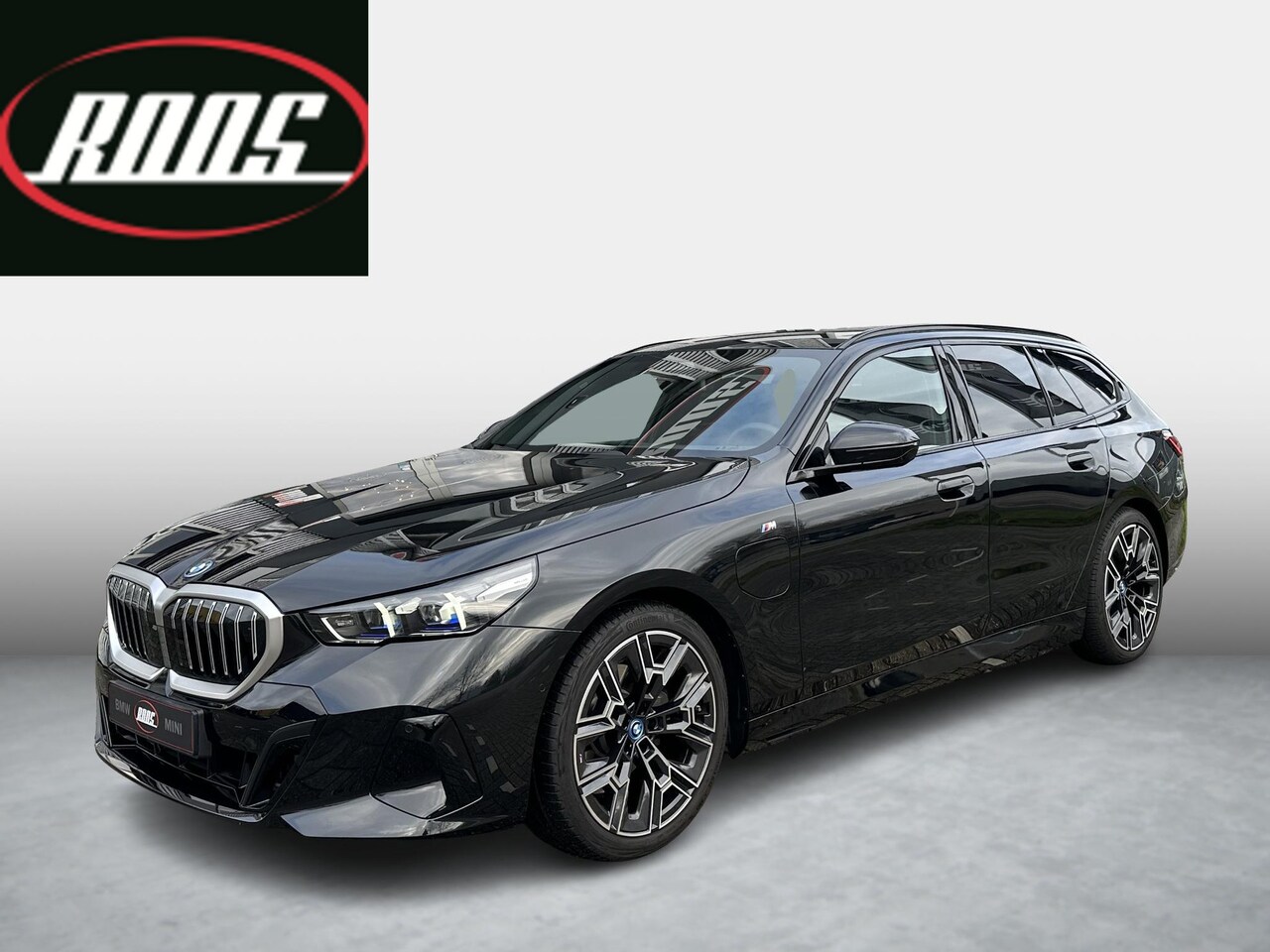 BMW 5-serie Touring - 530e M Sport Edition Comfort toegang | Elect trekhaak | Origineel NL - AutoWereld.nl
