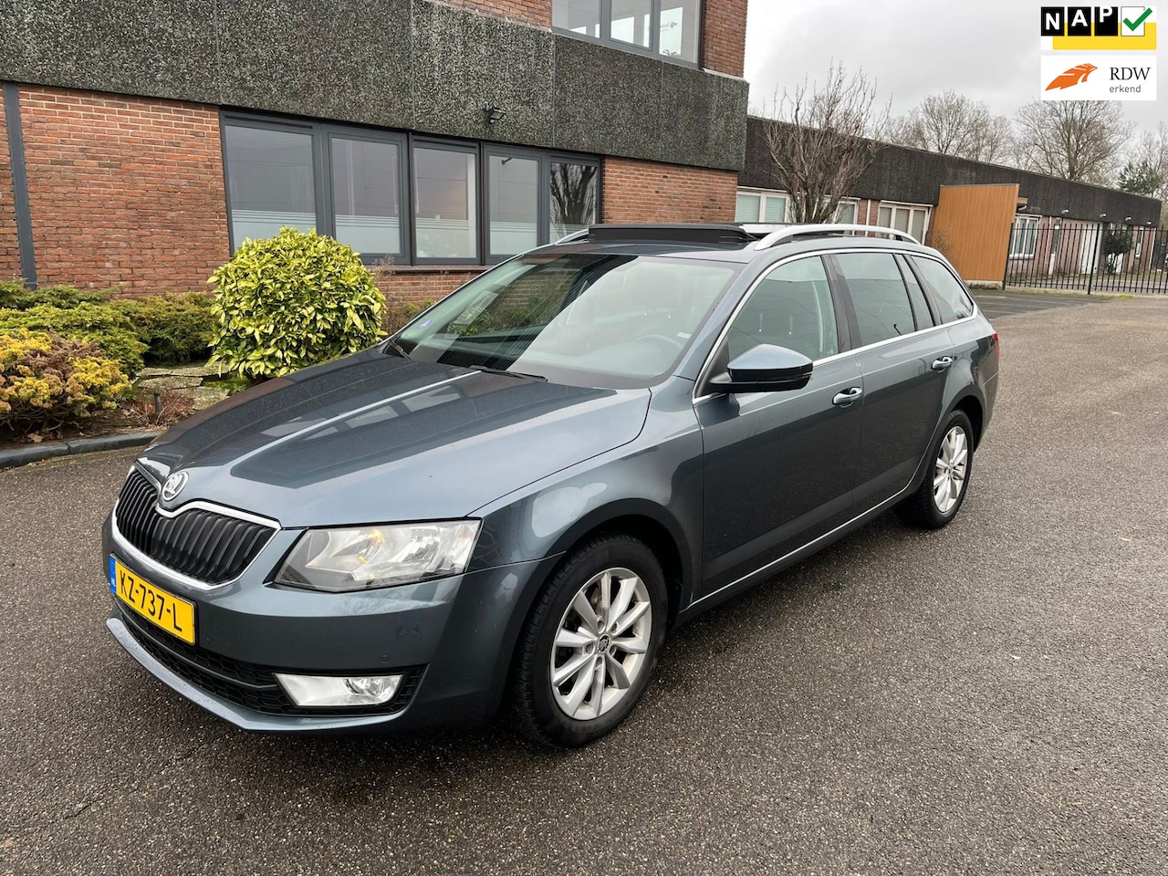 Skoda Octavia Combi - 1.0 TSI Greentech Ambition Business automaat Navi Boekjes N.A.P - AutoWereld.nl
