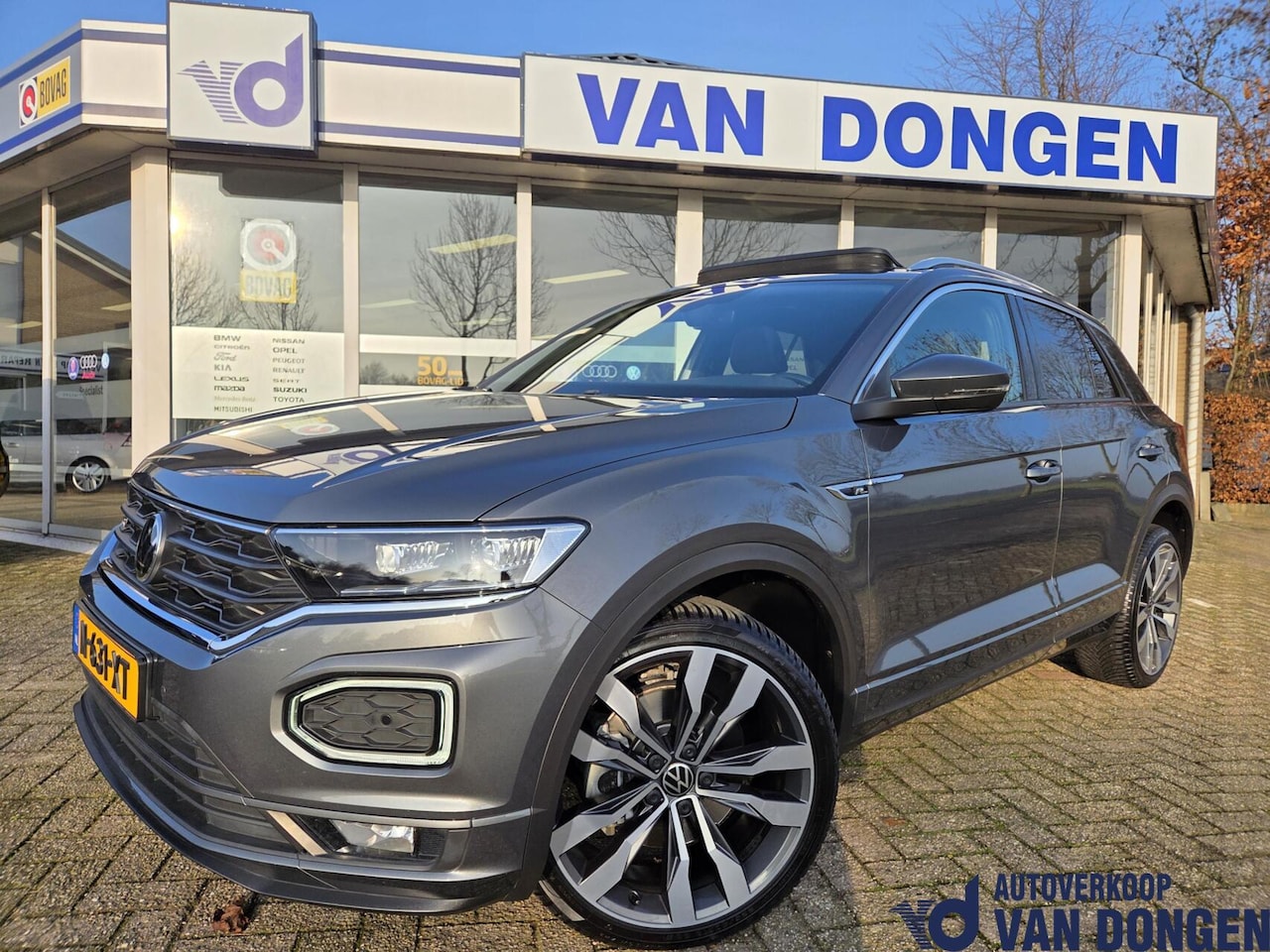 Volkswagen T-Roc - 1.5 TSI R-Line | Automaat | Full Option Pano / Trekhaak / Virtual - AutoWereld.nl