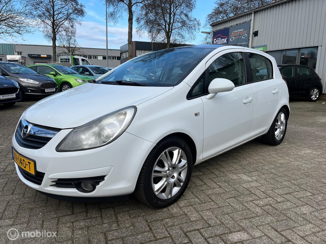 Opel Corsa - 1.2-16V Sport / Pano - AutoWereld.nl