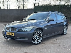 BMW 3-serie Touring - 325i High Executive AUT PANO LEDER PSENS