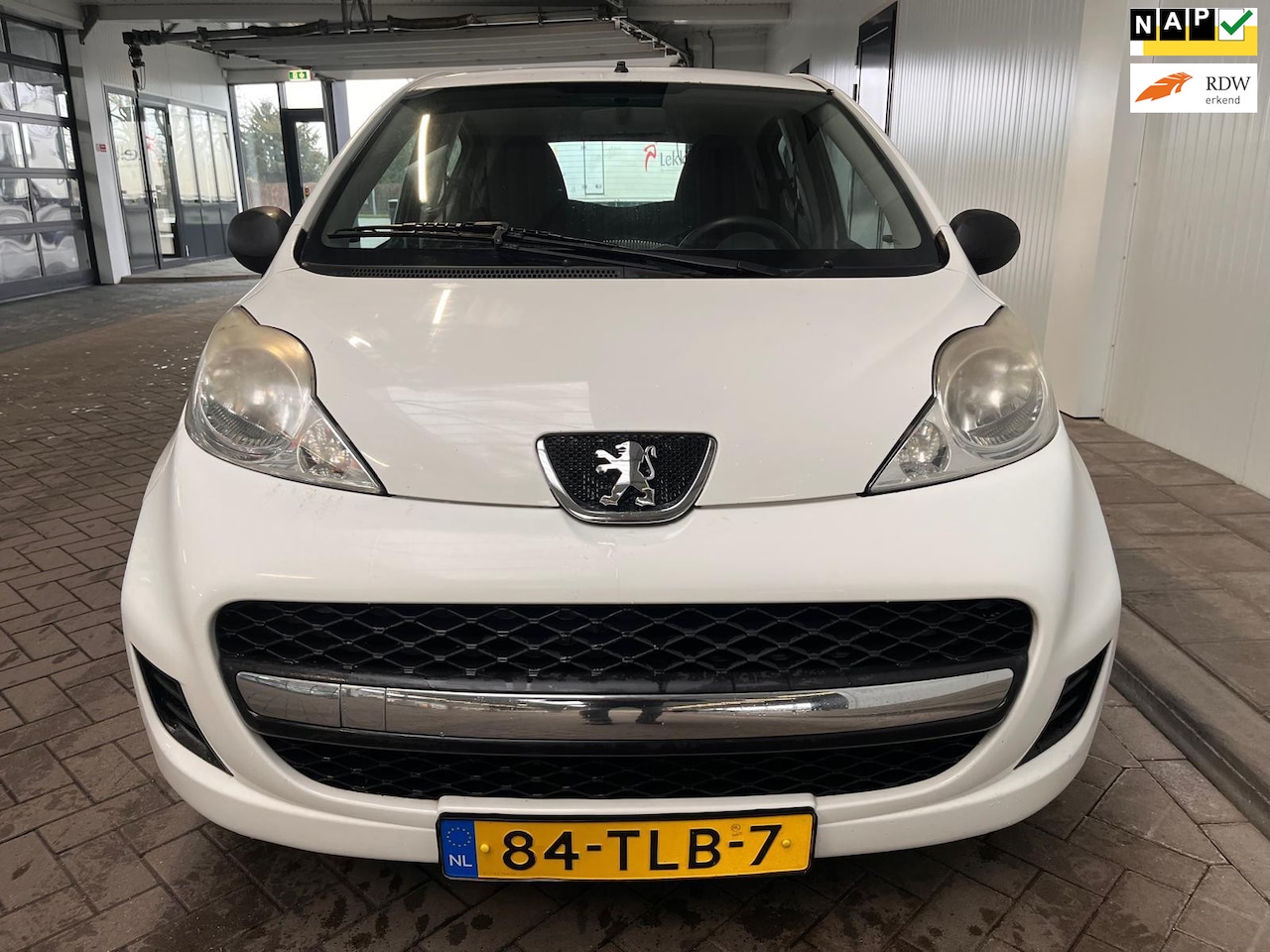 Peugeot 107 - 1.0-12V XR 1.0-12V XR - AutoWereld.nl