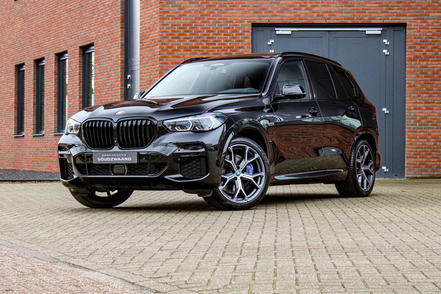 BMW X5 - XDrive45e M-Sport | Laser | HUD | Pano | Memory | Surround view | Stuurverwarming - AutoWereld.nl
