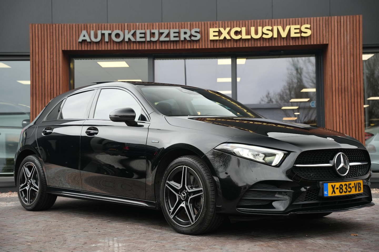 Mercedes-Benz A-klasse - 250 e Business Solution AMG Limited Panoramadak Ambient Widescreen AMG Cruise Camera - AutoWereld.nl