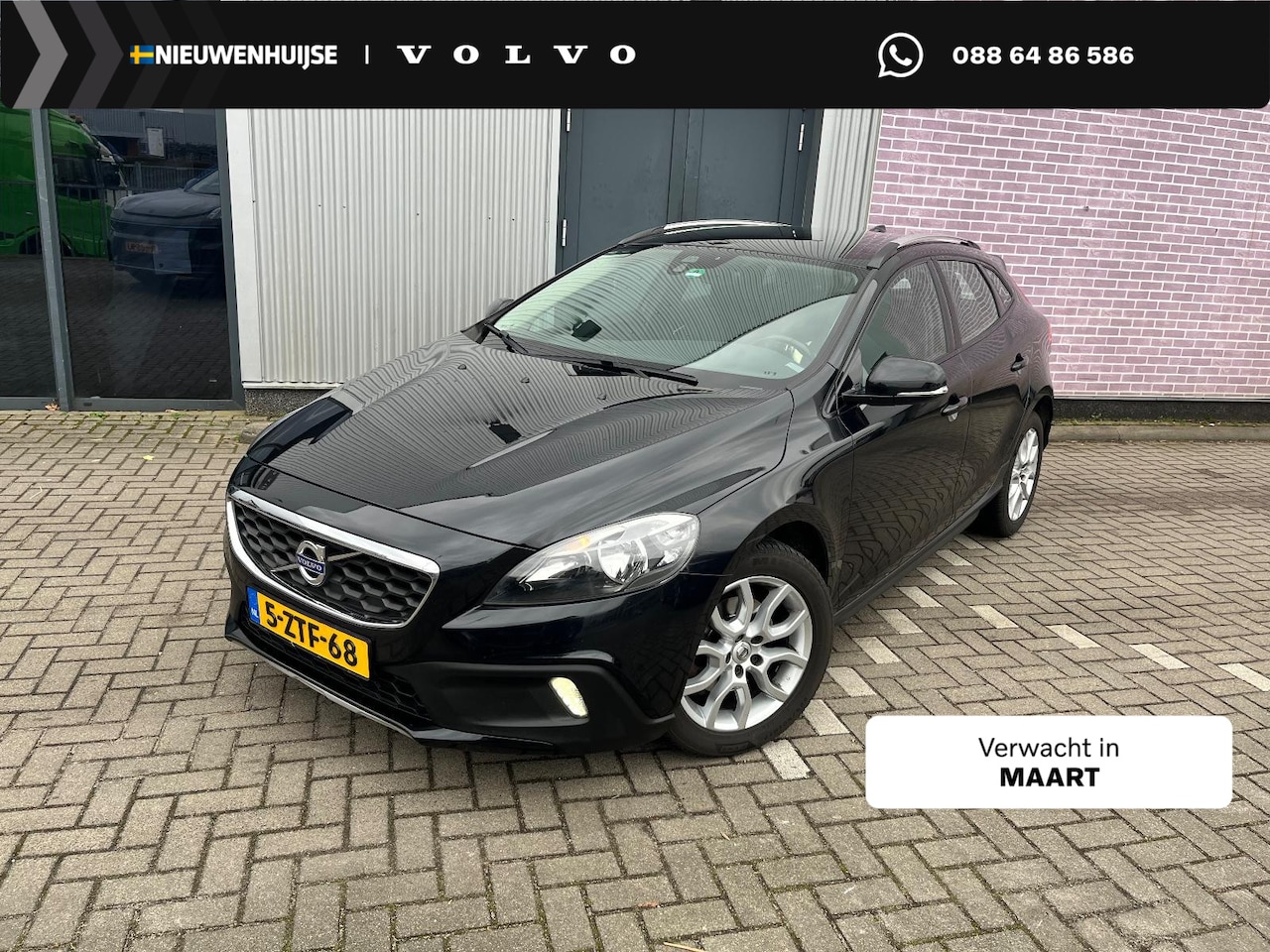 Volvo V40 Cross Country - 1.6 T4 Momentum | Navigatie | Trekhaak | Lichtmetalen Velgen 17 inch | Parkeersensoren | L - AutoWereld.nl