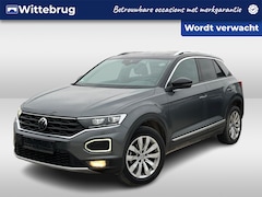 Volkswagen T-Roc - 1.5 TSI 150PK Sport / Panoramadak / Trekhaak / Digitale Cockpit / Achteruitrijcamera / Ele