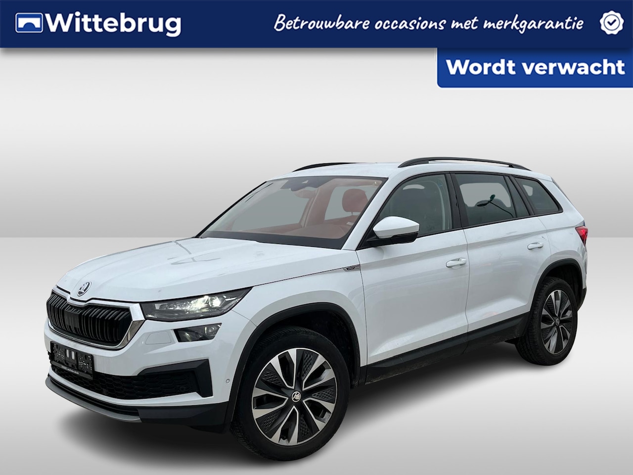Skoda Kodiaq - 1.5 TSI 150PK Ambition / 19" LMV / Digitale Cockpit / Zwenkbare Trekhaak / Parkeersensoren - AutoWereld.nl