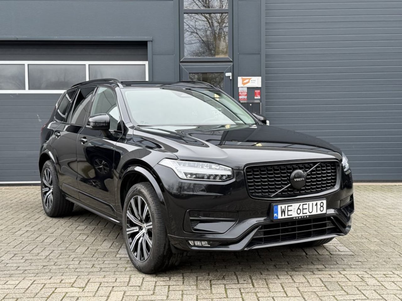 Volvo XC90 - 2.0 B5 AWD Geartronic plus dark - AutoWereld.nl