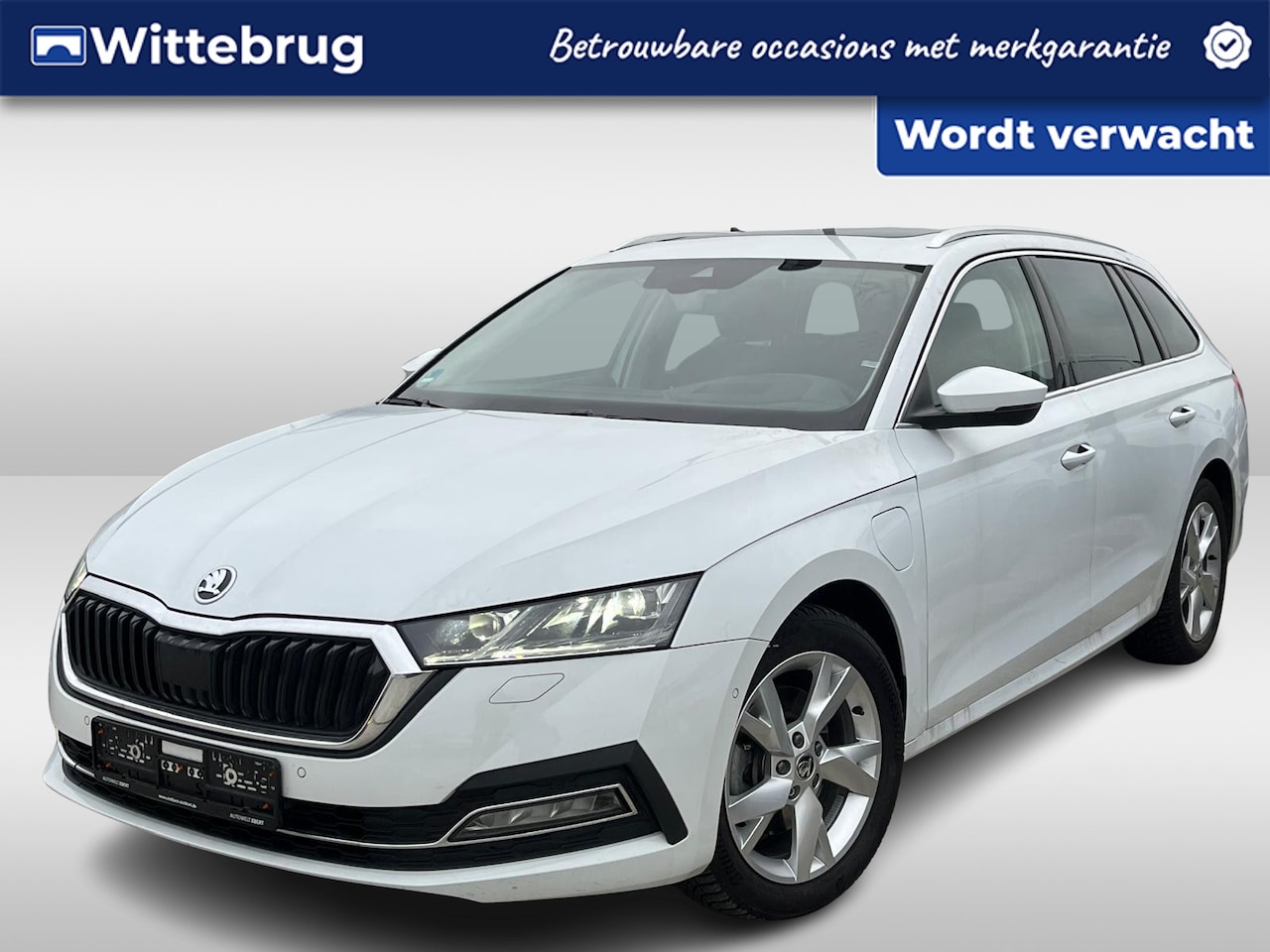 Skoda Octavia Combi - 1.4 TSI DSG iV PHEV Style / Panorama dak / Leer / 19'' LMV - AutoWereld.nl