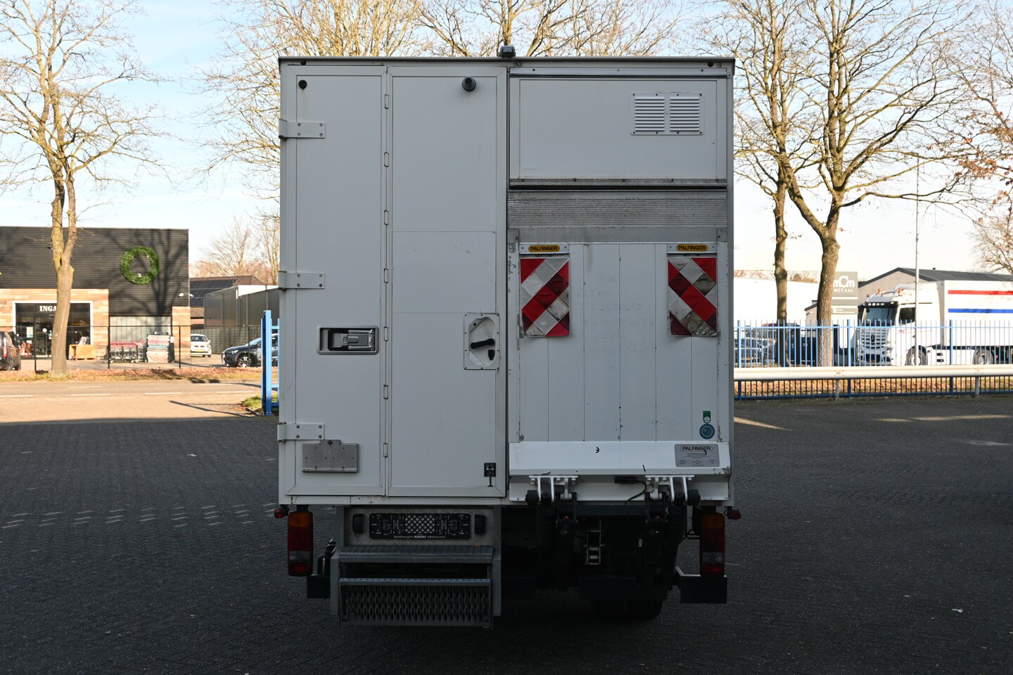 Mercedes-Benz Sprinter - 514/515/516/517/519 L3 432 wb Losse laadbak Gesloten meubelbak met Palfinger klep Laadklep - AutoWereld.nl