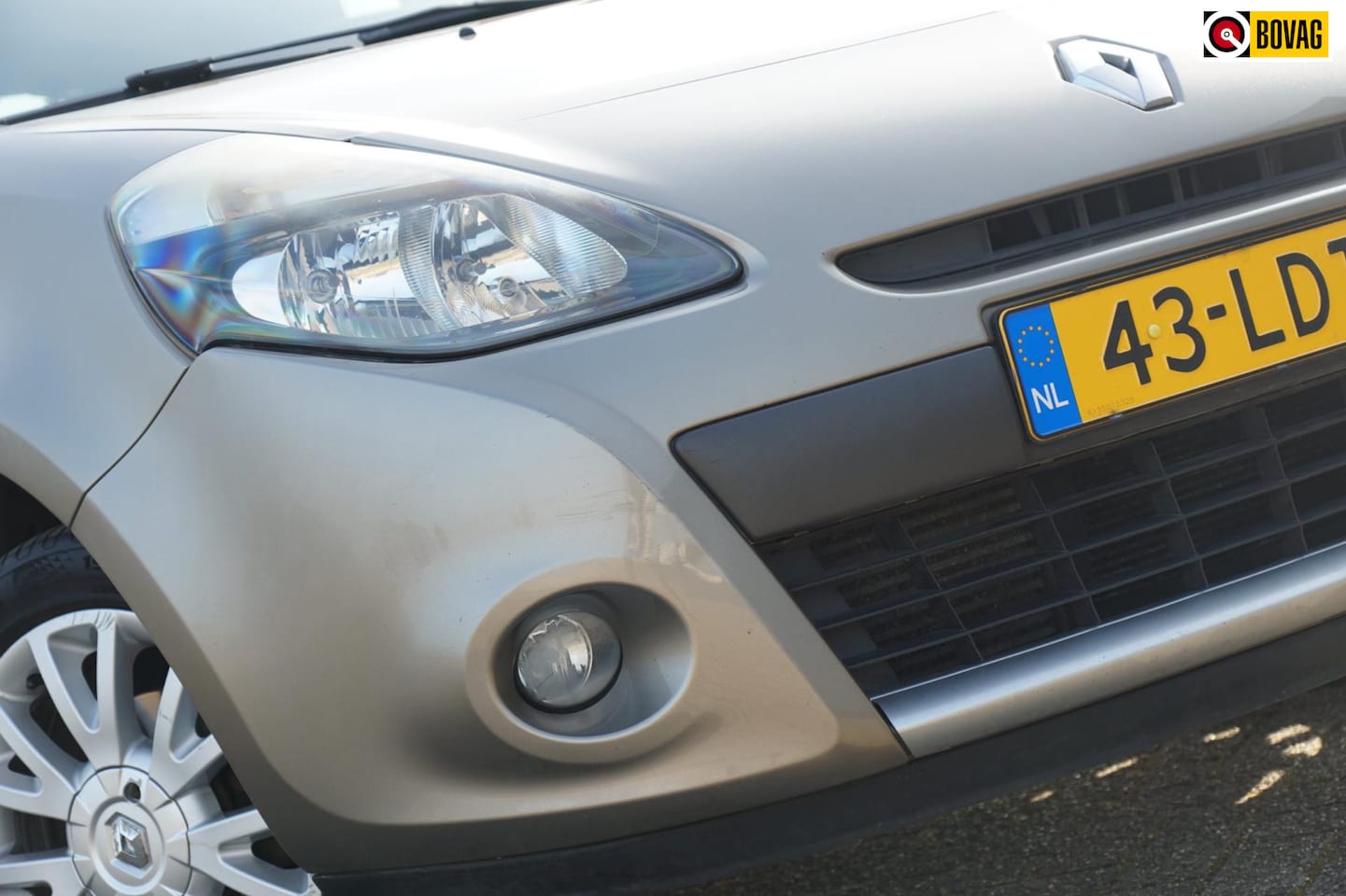 Renault Clio - 1.2 TCe Dynamique | Beige Poivre | Navi/Cruise/Clima/Keyless - Keurig! - AutoWereld.nl