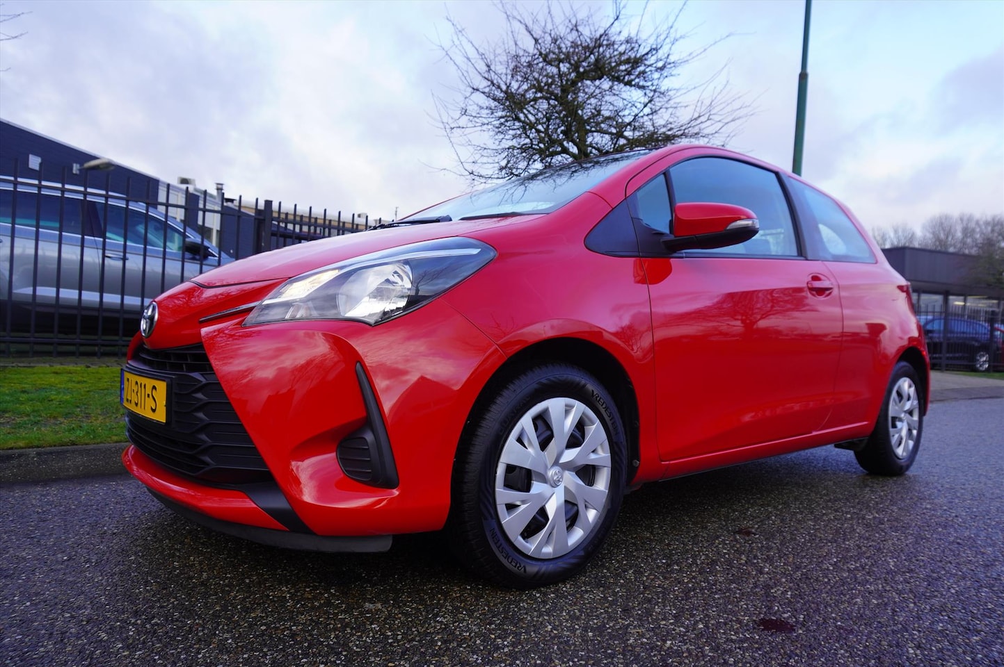 Toyota Yaris - 1.0 VVT-i 72pk 3D Comfort Airco Mooi - AutoWereld.nl