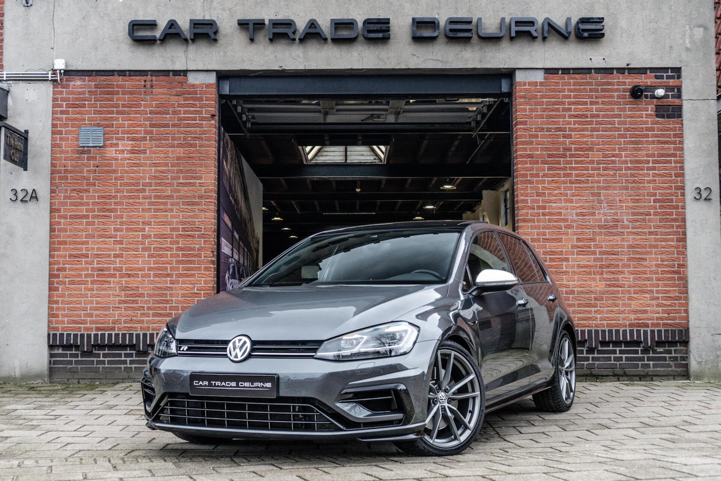 Volkswagen Golf - 2.0 TSI 4Motion R Pano / DCC / Dyn - AutoWereld.nl