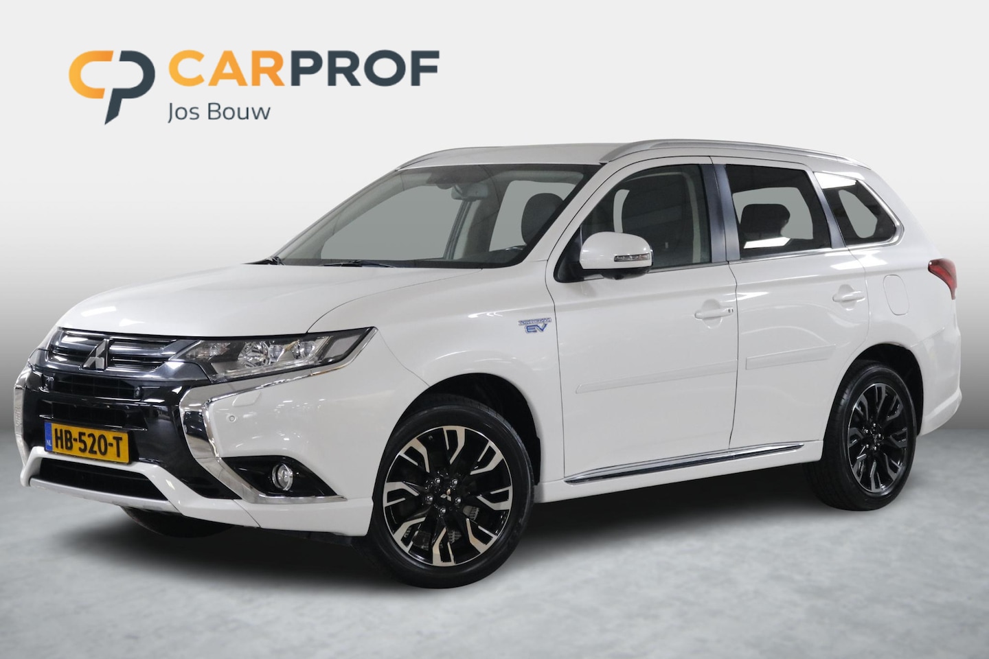 Mitsubishi Outlander - 2.0 PHEV Instyle Clima | Leder | DAB | Camera | Trekhaak. - AutoWereld.nl