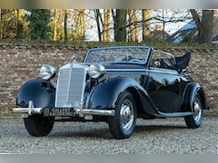 Mercedes-Benz 230 - 230A Convertible "Restored and rebuilt" Restored and rebuilt in the early 2000s by a renow