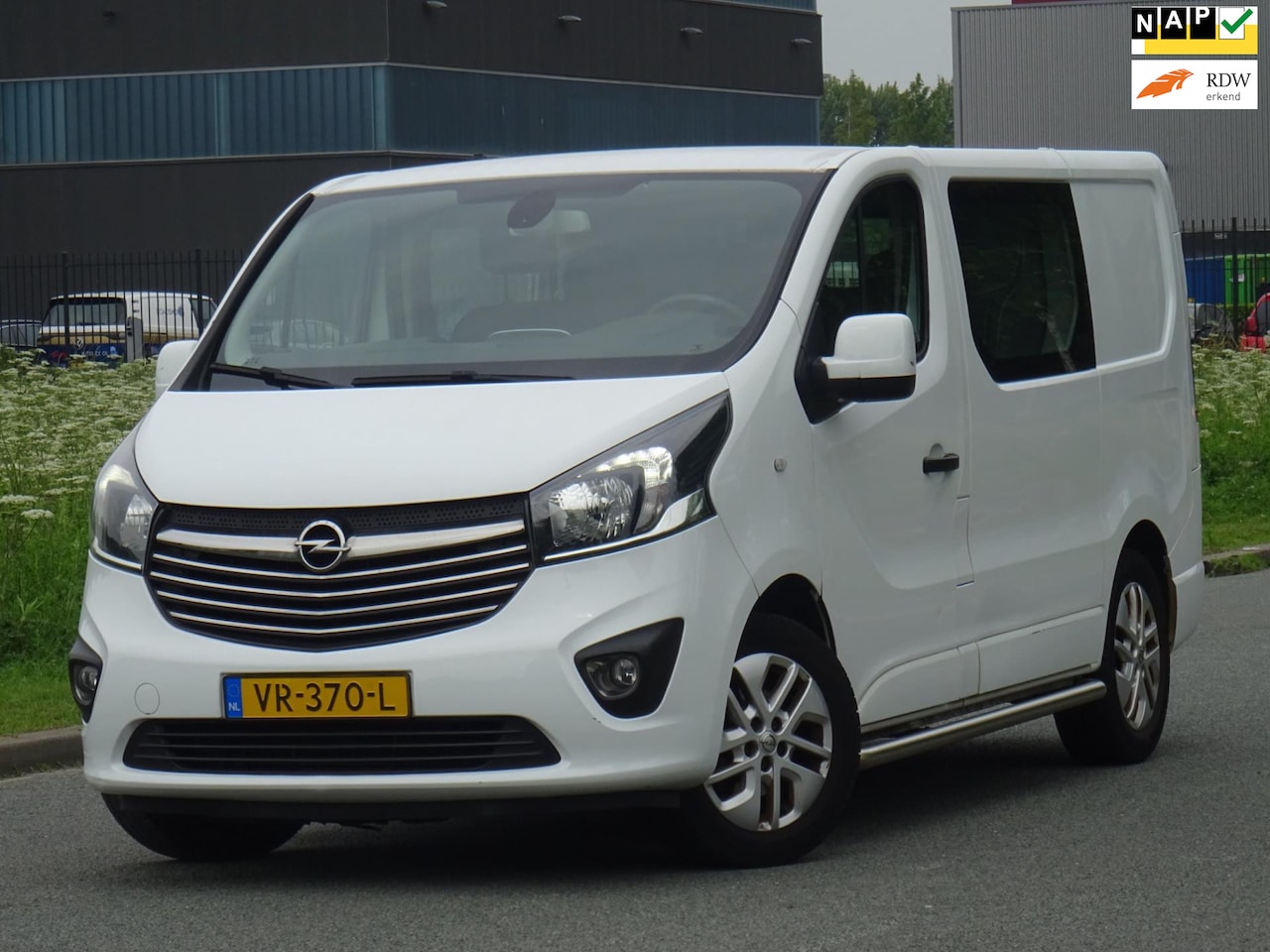 Opel Vivaro - 1.6 CDTI L1H1 DC Sport EcoFlex NAP/NAVI/LED/PDC - AutoWereld.nl