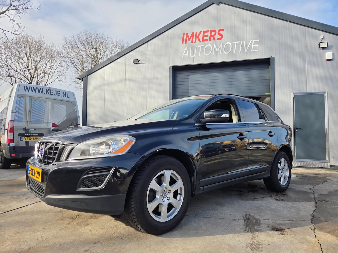 Volvo XC60 - 2.0 D3 R-Design AUT | PDC | Navi - AutoWereld.nl