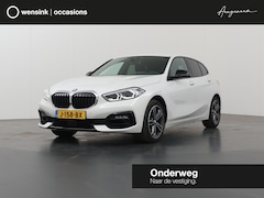 BMW 1-serie - 118i Executive Edition Sport | Navigatie | Sportstoelen | DAB | Parkeersensoren | Climate