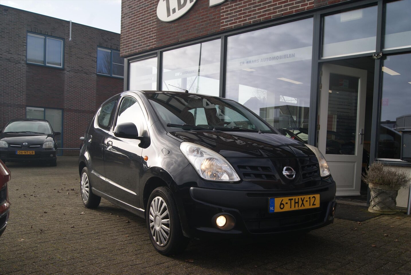 Nissan Pixo - 1.0 L 68pk - AutoWereld.nl
