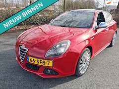 Alfa Romeo Giulietta - 1.4 T Distinctive NETTE AUTO RIJDT EN SCHAKELT GOED