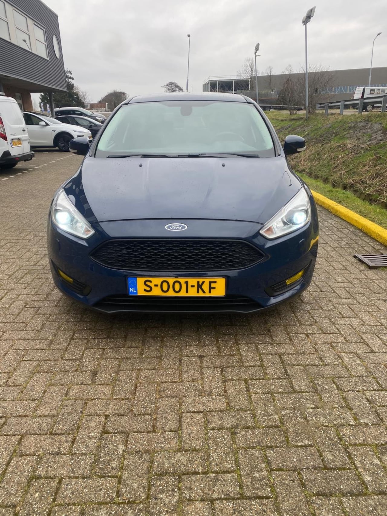 Ford Focus Wagon - 1.5 Titanium Edition 1.5 Titanium Edition - AutoWereld.nl