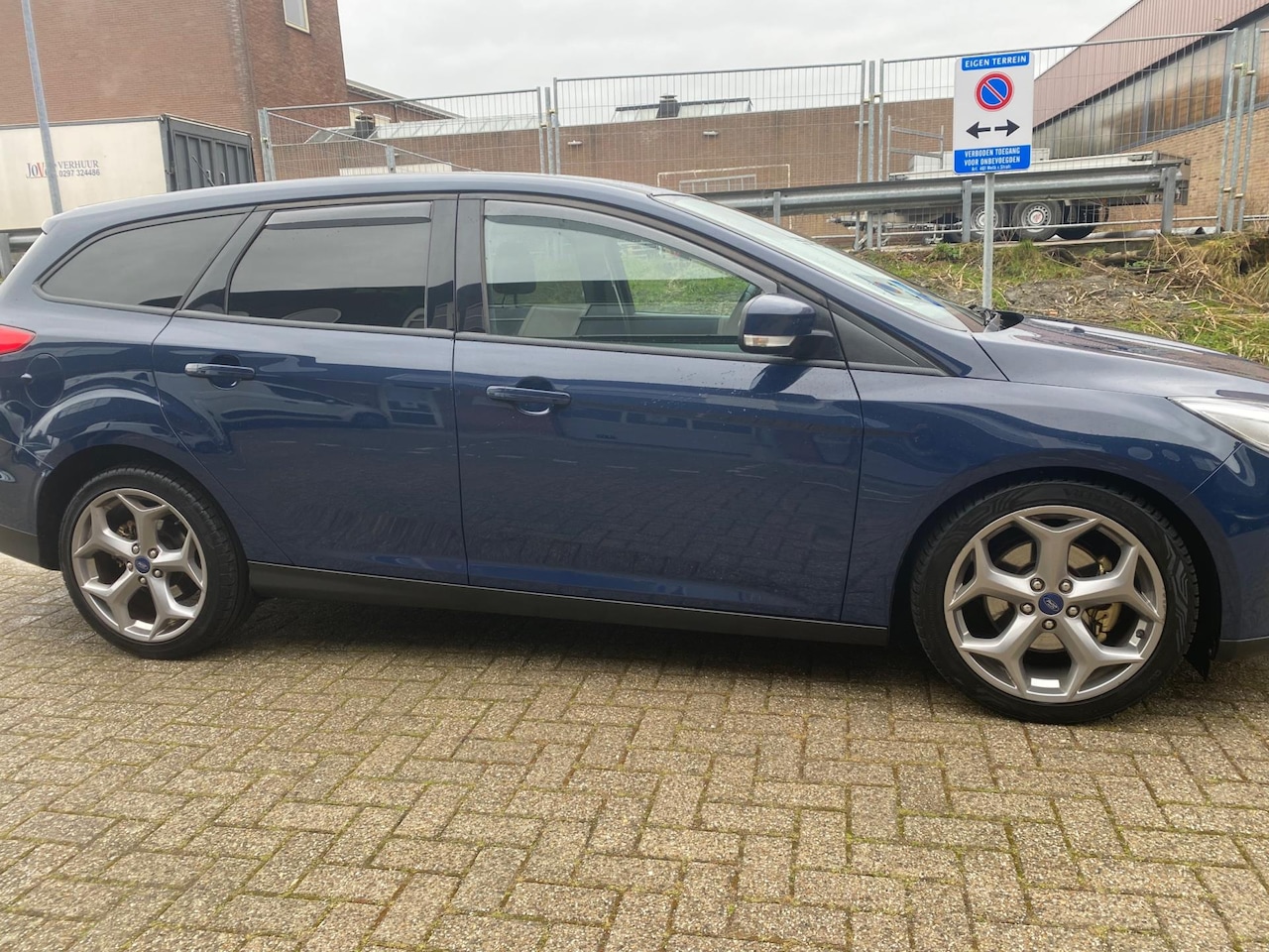 Ford Focus Wagon - 1.5 Titanium Edition 1.5 Titanium Edition - AutoWereld.nl