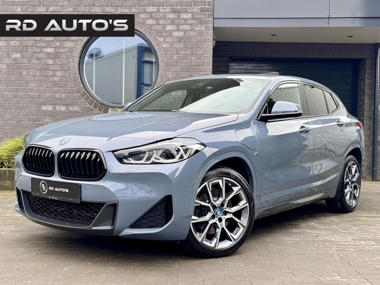BMW X2 - xDrive25e High Executive M Sport Pano HUD Camera Led - AutoWereld.nl