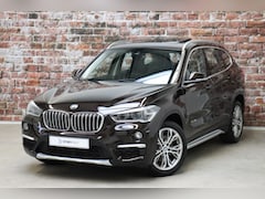 BMW X1 - sDrive18i Executive xLine Automaat / Panoramadak / Cruise Control / Navigatie / Parkeersen