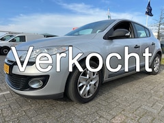 Renault Mégane - 1.6 Authentique Fijne 1.6 motor met dis. ketting Deze rijdt zo lekker