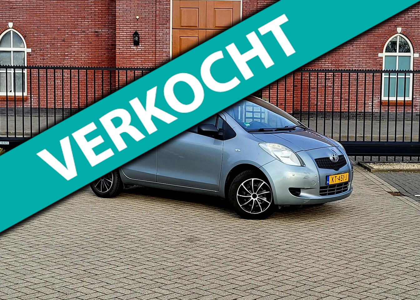Toyota Yaris - 1.3 VVTi Sol MMT / Automaat / Airco / 5 drs / Trekhaak / Pdc / Nieuwe Apk - AutoWereld.nl