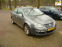 Volkswagen Jetta - 2.0 FSI Sportline