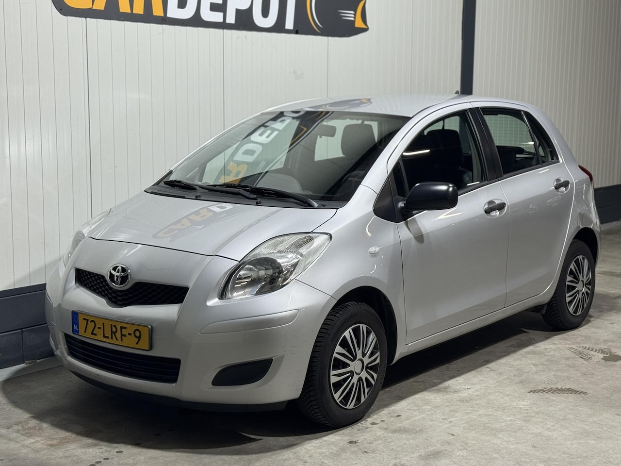 Toyota Yaris - 1.0 VVTi Acces 1.0 VVTi Acces - AutoWereld.nl
